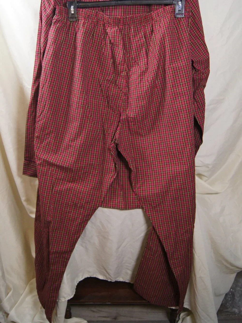 Hanes Red Plaid Pajama Set — Button‑Up Top & Pants — Soft Cotton Blend — Size XL